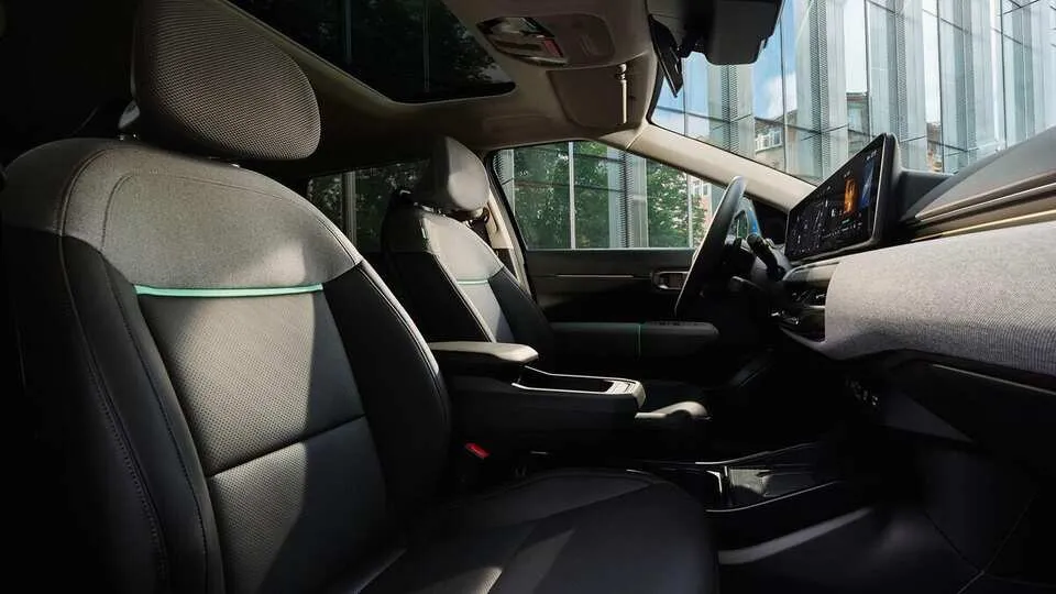 Kia EV4 trippelskärm infotainment – 12,3-tums digital instrumentpanel